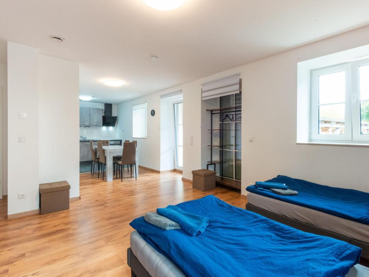 Apartment With Terrace In An Ideal Location Haunsheim Kültér fotó