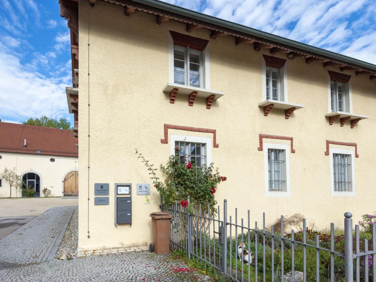 Apartment With Terrace In An Ideal Location Haunsheim Kültér fotó