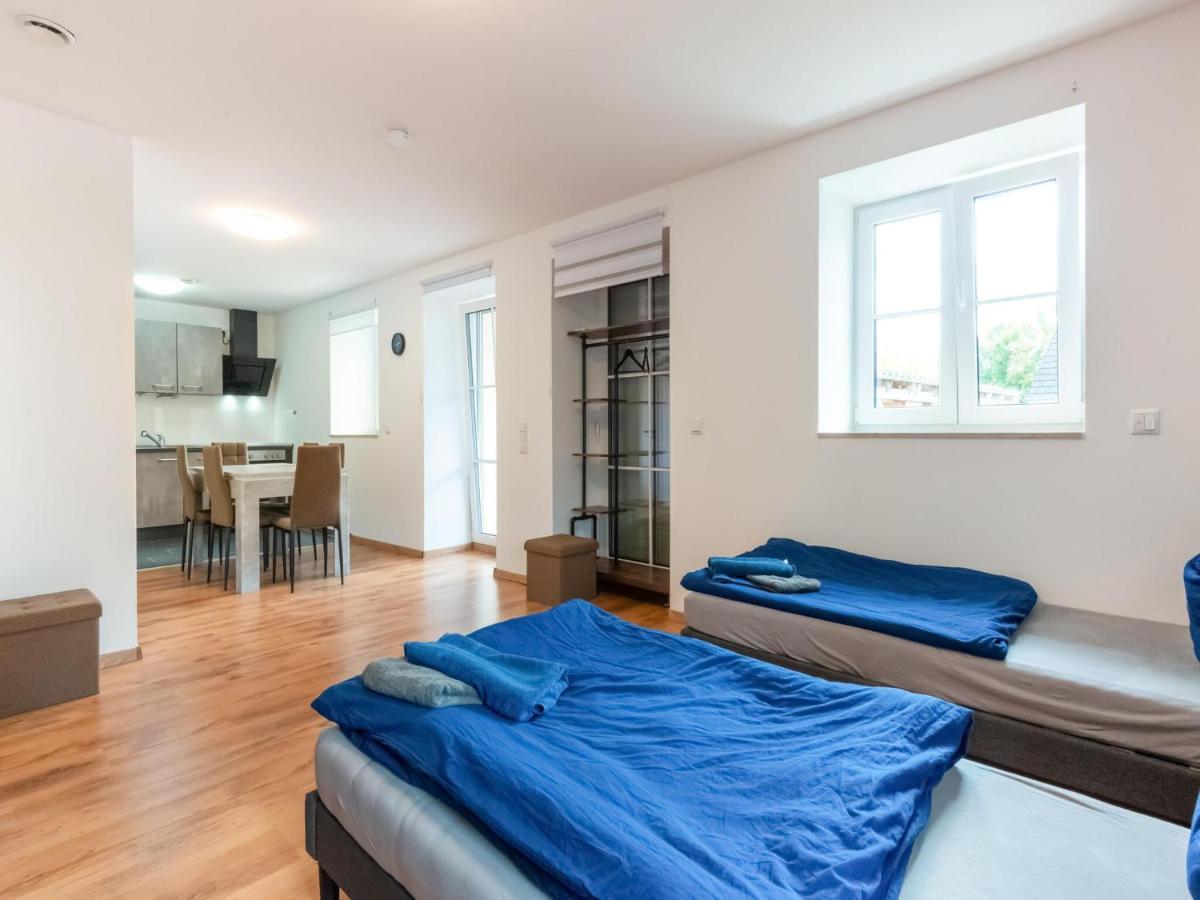 Apartment With Terrace In An Ideal Location Haunsheim Kültér fotó
