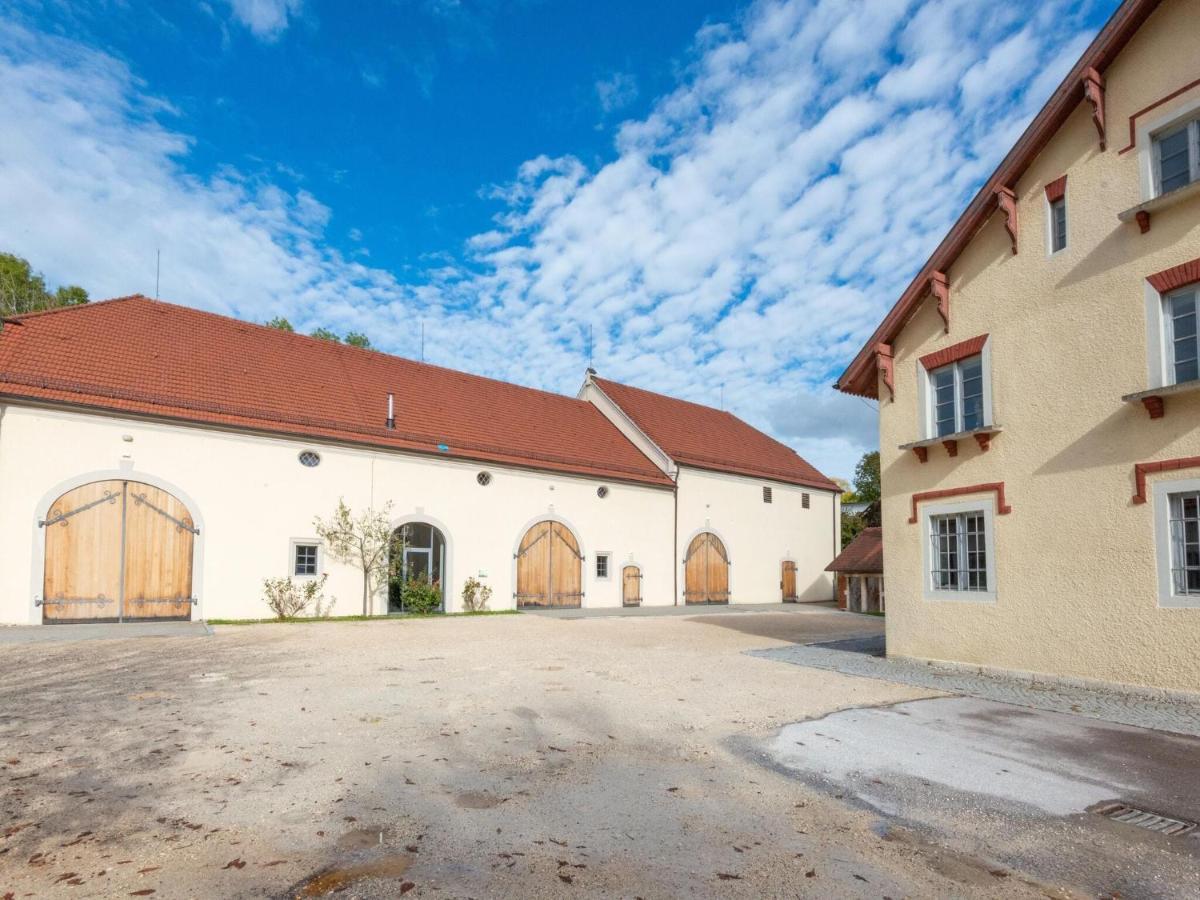 Apartment With Terrace In An Ideal Location Haunsheim Kültér fotó